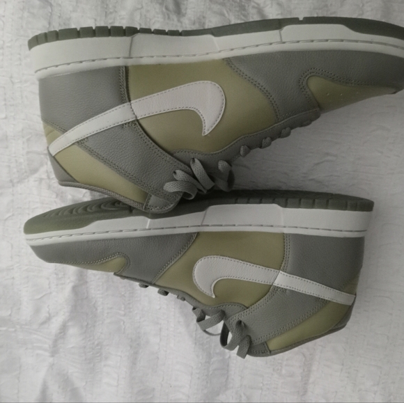 Nike Dunk Mid - Picture 3 of 6